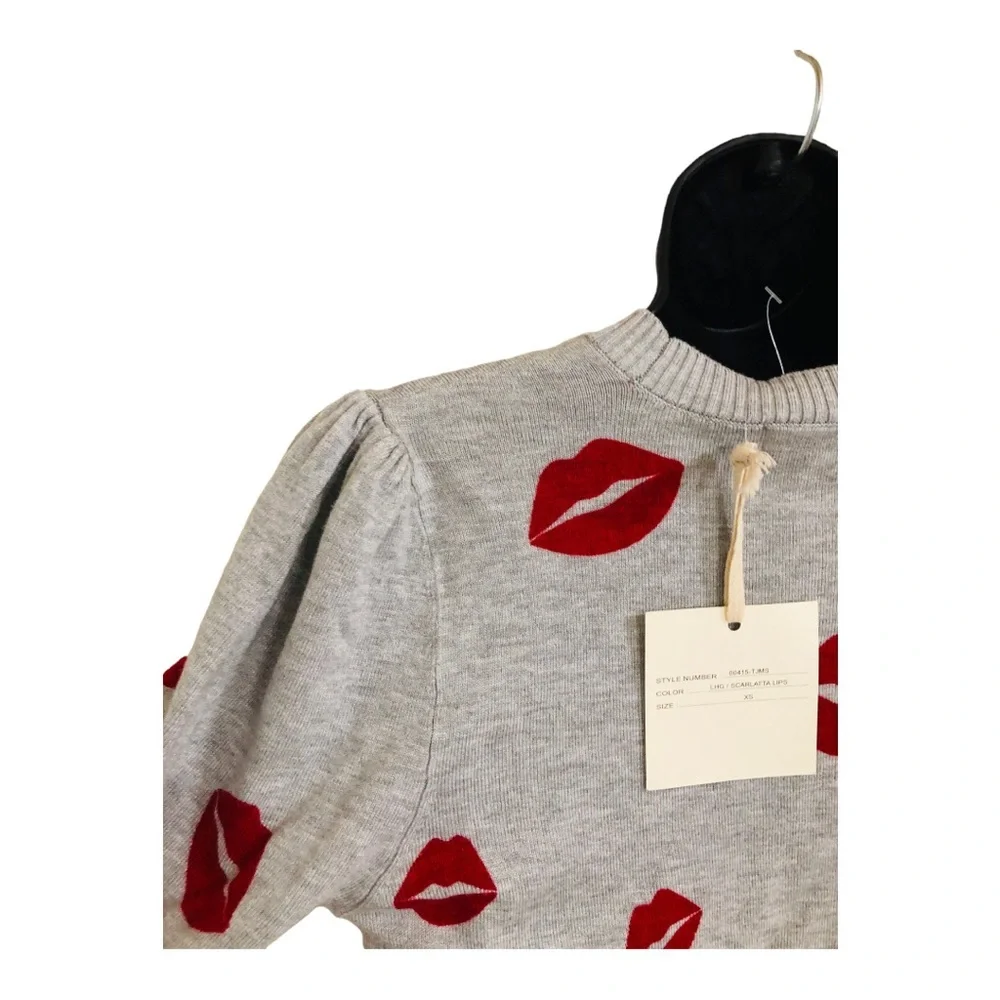 Grey red lipstick femme lips crewneck long sleeve knit sweater size XS brand new